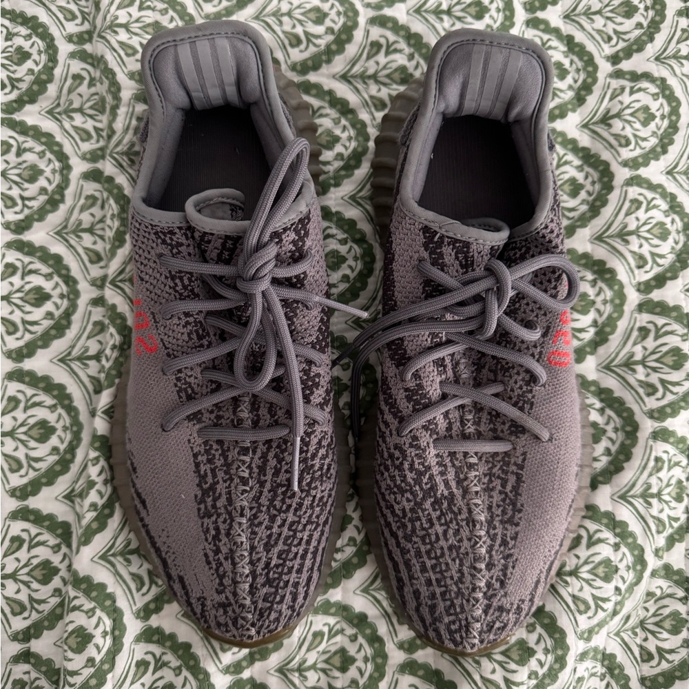 YEEZY BOOST 350 V2